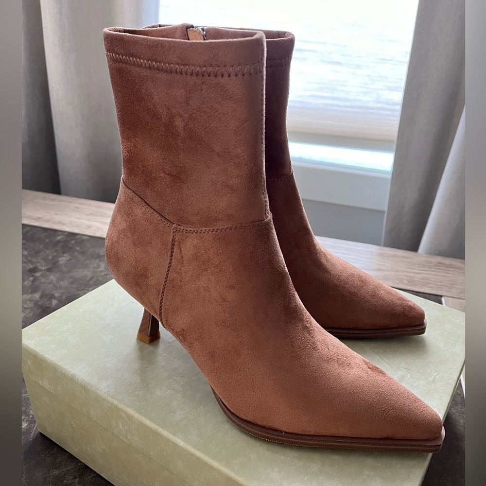 New heeled boot